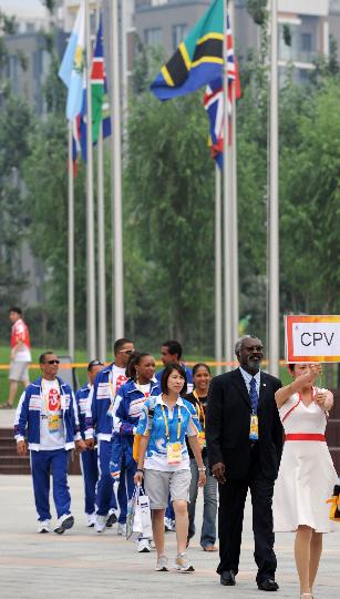 图文-各国代表团举行升旗仪式 佛得角代表团成员