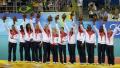 图文-[奥运]女排巴西3-1美国 美国队庆祝获银牌