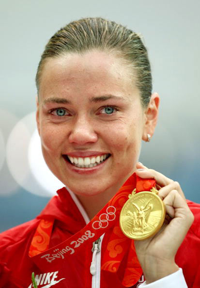 图文-女子100米仰泳决赛 考芙琳绽放笑容