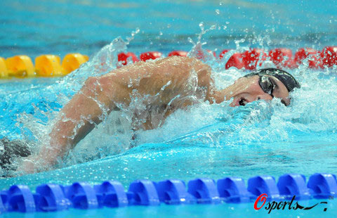 图文-男子200米自由泳美国夺冠 菲尔普斯全力以赴