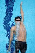 图文-男子200米仰泳决赛 水中美丽动态