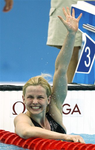 图文-斯特芬获50米自游泳冠军 斯特芬开心像孩子
