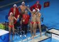 图文-奥运会20日男子水球八强赛 替补席欢呼