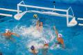 图文-奥运会22日男子水球赛况 门将鞭长莫及