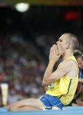 图文-奥运男子跳高斯林诺夫夺冠