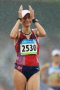 图文-田径女子20公里竞走决赛 亚军普拉策泪洒赛场