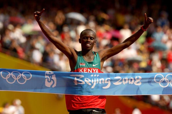 图文-男子马拉松肯尼亚选手夺金 万西鲁轻松夺冠