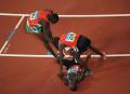 图文-[奥运]田径男子800米 对手庆祝邦盖伊夺冠