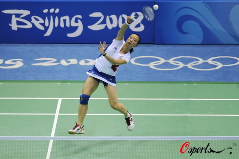 图文-奥运羽毛球女单第1轮比赛 正手攻击威力大