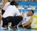 图文-男篮半决赛阿根廷战美国 队医紧急救治