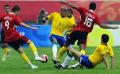 图文-巴西1-0比利时 巴西国奥队席尔瓦遭逼抢