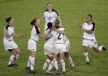 图文-女足美国1-0巴西夺金 庆祝打进一球