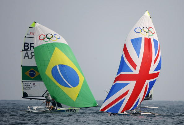 图文-奥运会13日帆船各级别比赛 激烈的较量在进行