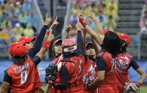 图文-14日奥运会垒球赛战况 姑娘们剑指胜利