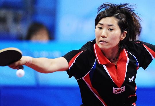 图文-乒乓球女单第三轮赛况 唐�I序不敌新加坡选手
