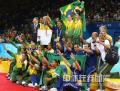 图文-[奥运]女排巴西3-1美国 巴西队庆祝夺冠