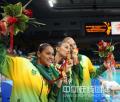 图文-[奥运]女排巴西3-1美国 展示金牌