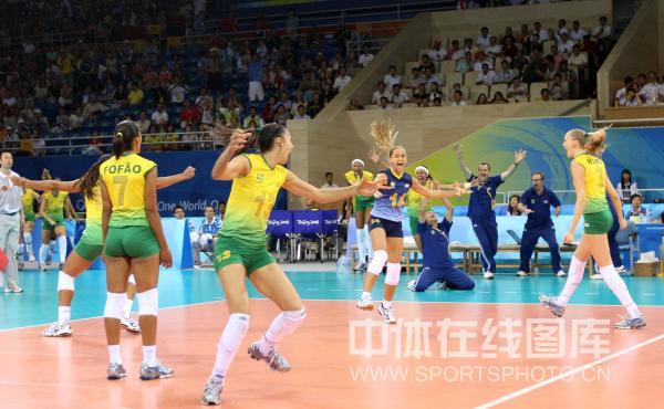 图文-[奥运]女排巴西3-1美国 大喊庆祝