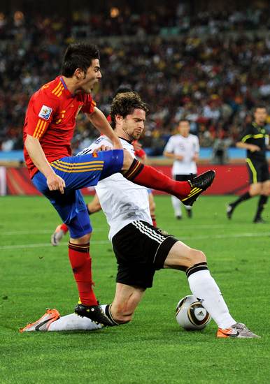 图文-[半决赛]德国VS西班牙 看谁先踢到球_图片