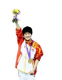 陈若琳笑称200金领奖服太大若见周杰伦会晕倒