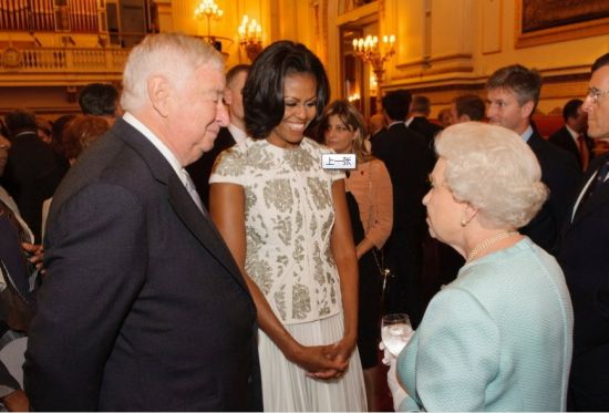 奥巴马夫人造访白金汉宫