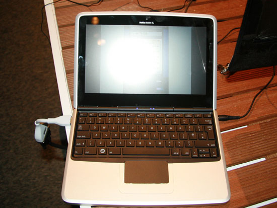 诺基亚首款上网本Booklet 3G图赏_笔记本