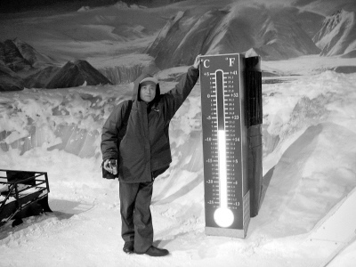 南极模拟舱温度降至零下30摄氏度 樊星摄