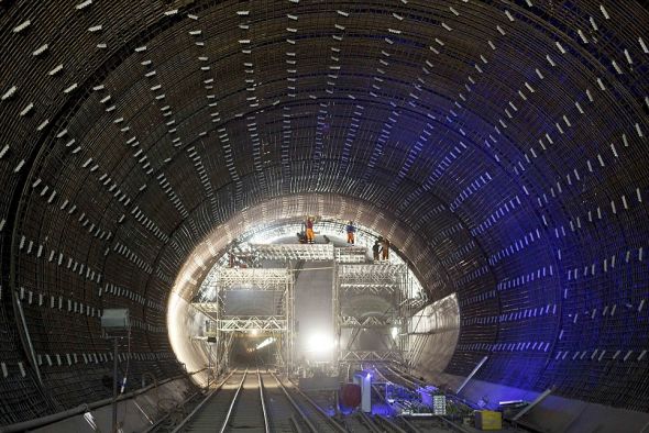 哥达基线隧道即将全线挖通，将成为世界上最长的隧道，长约35.4英里（约合57公里）