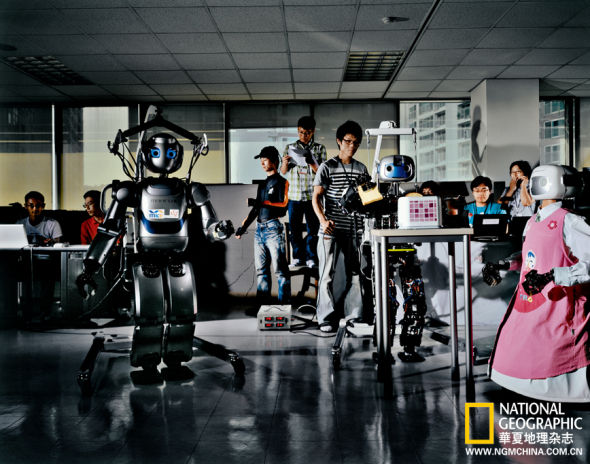 由日本Kokoro公司研发的Actroid-DER机器人可供出租，在企业活动中担任颇具未来感的代言人——大家公认这一角色不需要什么丰富的性格与内涵。