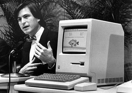 苹果在1984年1月24日的股东大会上发布了Macintosh电脑。