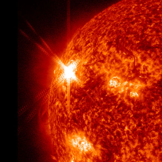 ڹе̫ѧ̨(SDO)ʱ1134:27(ʱ17:27)ϷһX1.9ҫߵľһҫǴһΪAR11339ľһ򱬷