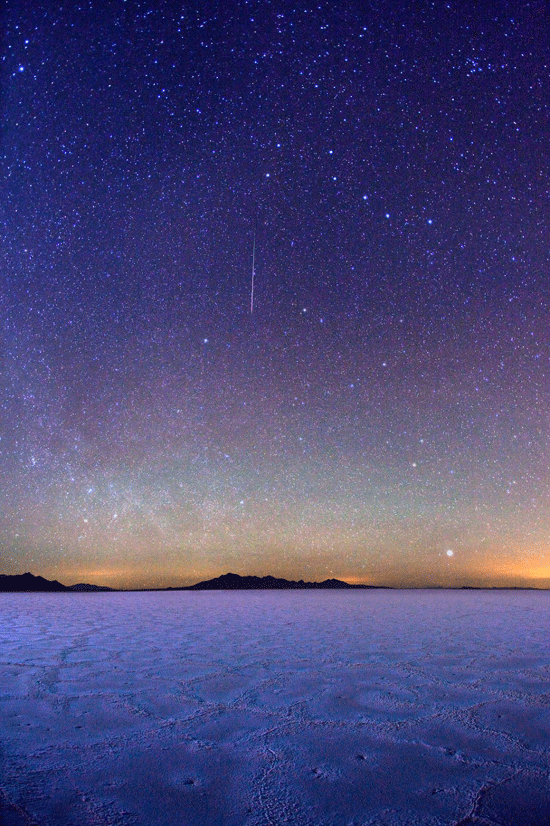 2012年1月4日，犹他州盐湖城上空北斗星和北极星间的流星