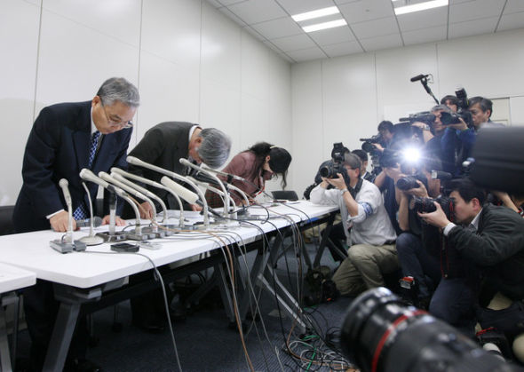 By this year Feburary, er is amounted to surely enter go bankrupt protection, president Banbenxingxiong bows on the press conference apology