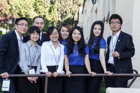 �μӽ���Ӣ�ض�ȫ����ս���ܾ�������֧�й�ѧ���Ŷ�