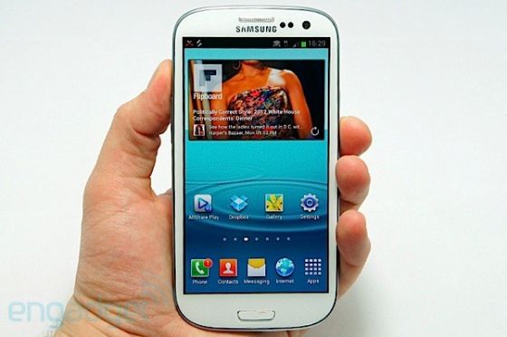 三星Galaxy S III智能手机