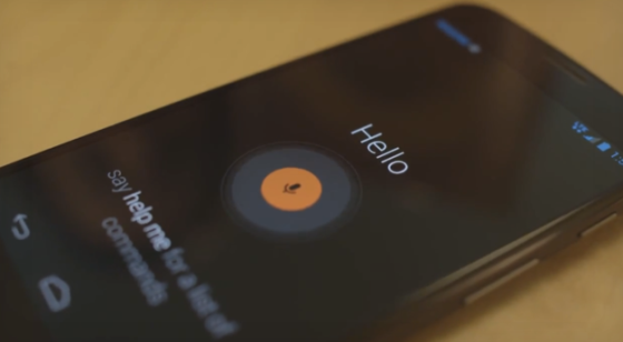 Moto X正在听取语音指示