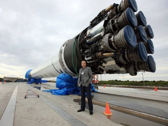 伊隆•马斯克是电动汽车公司特斯拉CEO，同时是宇航公司SpaceX的CEO