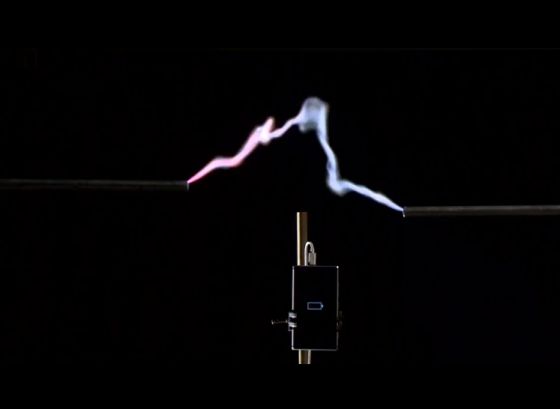 诺基亚尝试利用闪电为手机充电