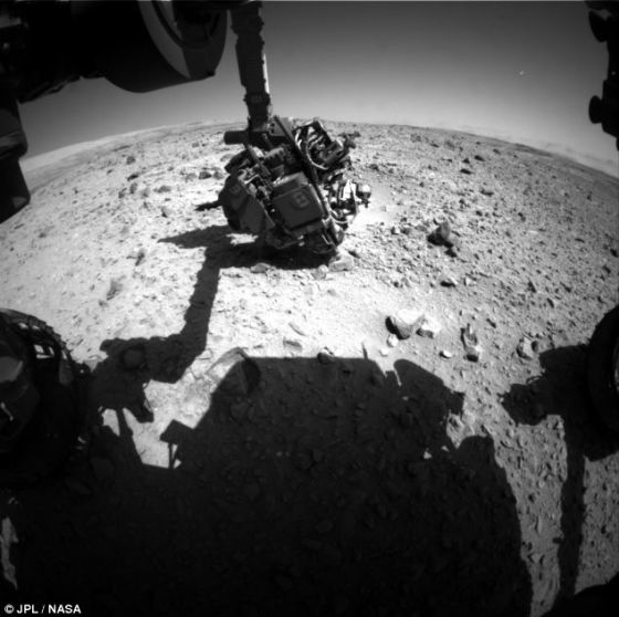 好奇号火星车拍到神秘明亮物体飞行轨迹好奇号火星车照片