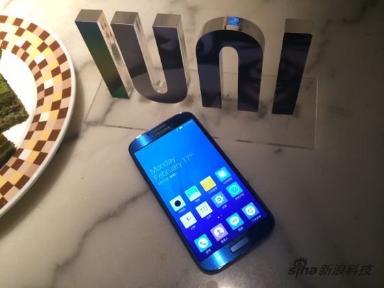 已经安装IUNI OS的三星手机