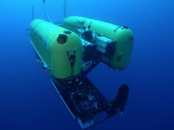 美深海潜水机器人在万米深度作业时爆裂|深海