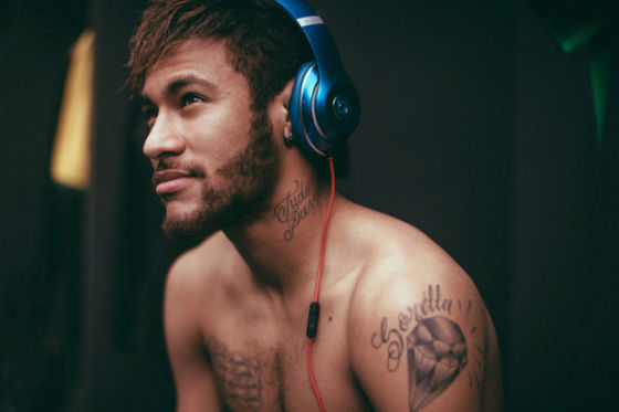 巴西球星内马尔是Beats耳机的忠实粉丝