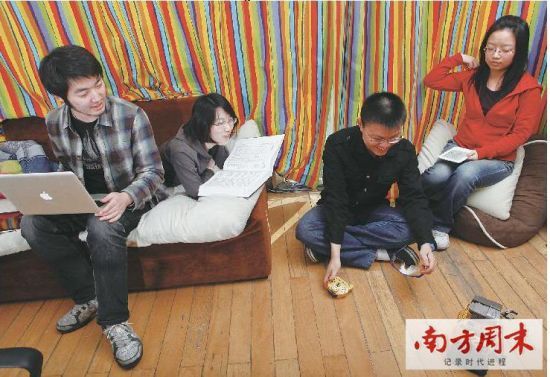 果壳网的斑竹们。他们的目标是，让科学像电影、音乐、文艺一样流行起来。张涛/图