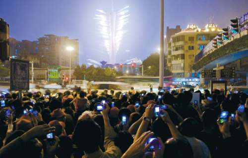 现代科技已经时时刻刻渗透到普罗大众的生活当中 羊城晚报记者 陈文笔 摄 