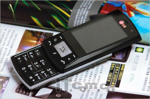 Symbian系统LG滑盖智能机KS10仅2450