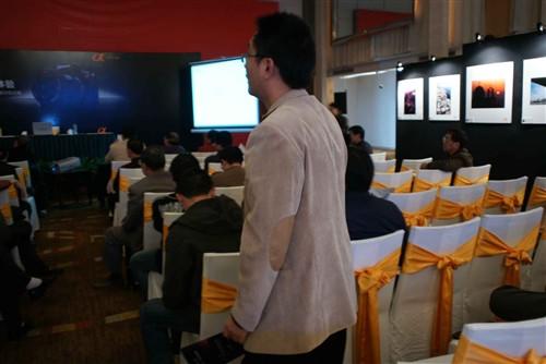 ����Ѳչ��4�֦���Ӱ����:����վ����