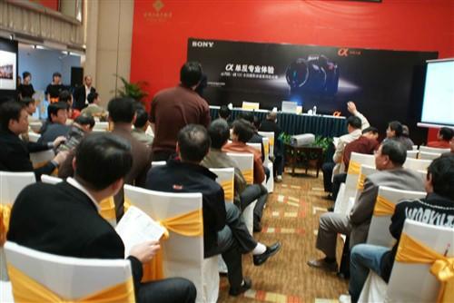 ����Ѳչ��4�֦���Ӱ����:����վ����