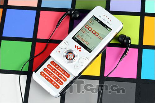 放飞好心情索爱滑盖音乐W580c仅售2278