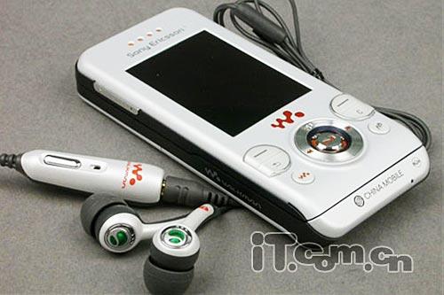放飞好心情索爱滑盖音乐W580c仅售2278