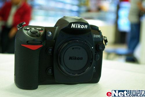 尼康D200搭载尼康18-200头套餐16500元